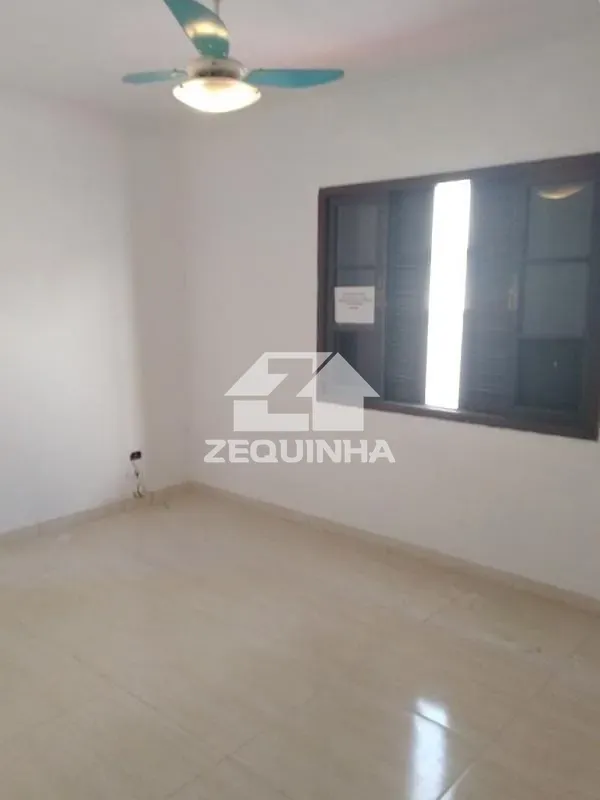 Casa, 3 quartos, 196 m² - Foto 2