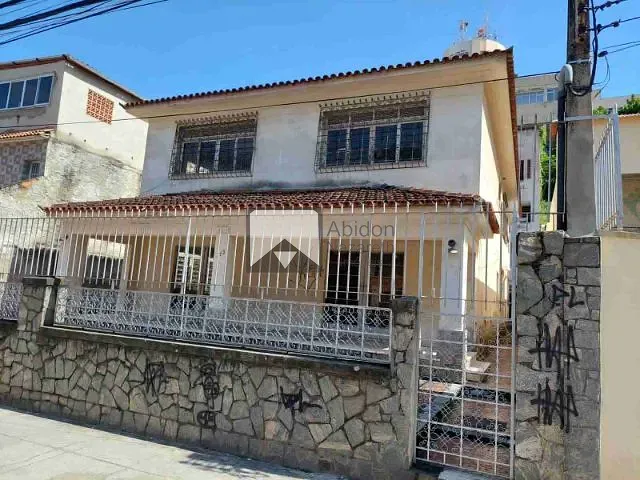 Casa com 825m² 5 quartos e 3 banheiros, à venda, no bairro Centro em Niterói