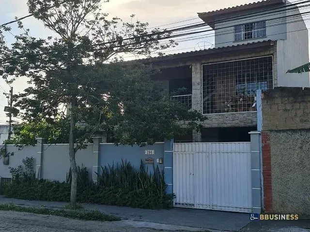 Casa com 216m² 6 quartos e 4 banheiros, à venda, no bairro Parque Leopoldina em Campos dos Goytacazes