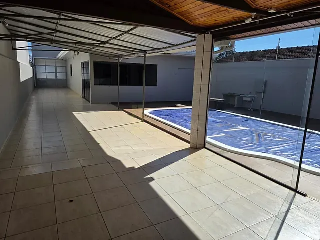 Casa com 511m² 3 quartos e 3 banheiros, à venda, no bairro Vila do Colégio em Apucarana