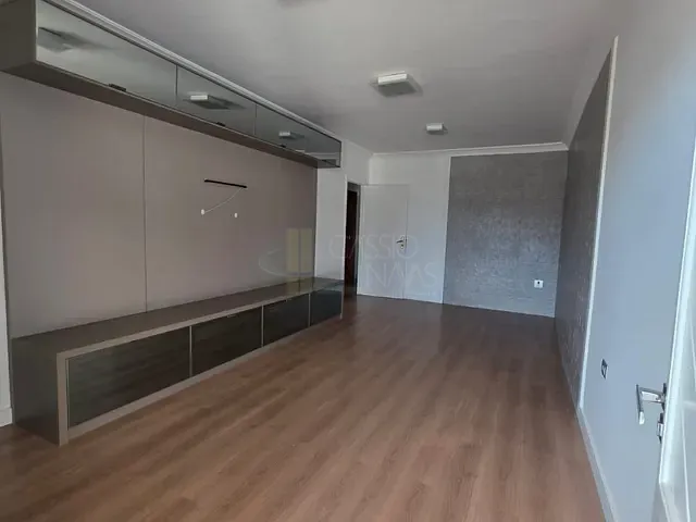 Casa com 511m² 3 quartos e 3 banheiros, à venda, no bairro Vila do Colégio em Apucarana