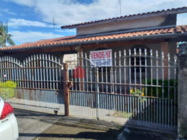 Casa à venda, no bairro Chácara Galega em Pindamonhangaba