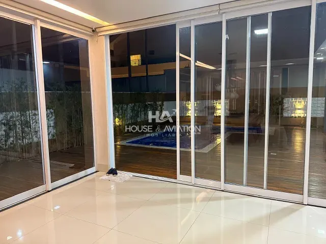 Casa 3 quartos e 5 banheiros, para alugar, no bairro Condomínio do Lago 1ª Etapa em Goiânia