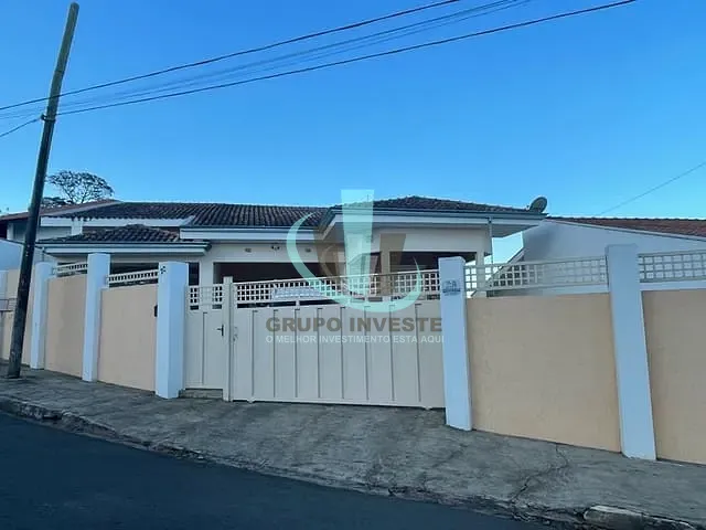 Casa com 300m² 3 quartos e 2 banheiros, à venda, no bairro Assumpção Netto em ÁGUAS DE LINDÓIA