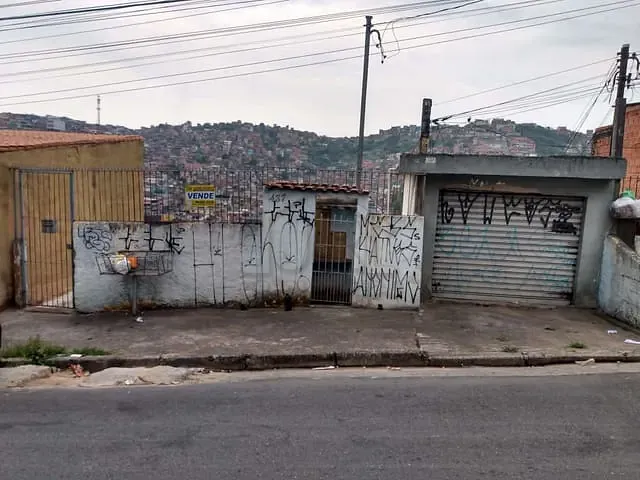 Casa com 250m² 1 quarto e 1 banheiro, à venda, no bairro Jardim Zaira em Mauá