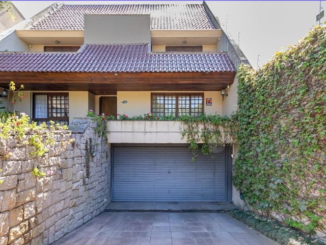 Casa com 429m² 8 quartos e 10 banheiros, à venda, no bairro Hugo Lange em Curitiba
