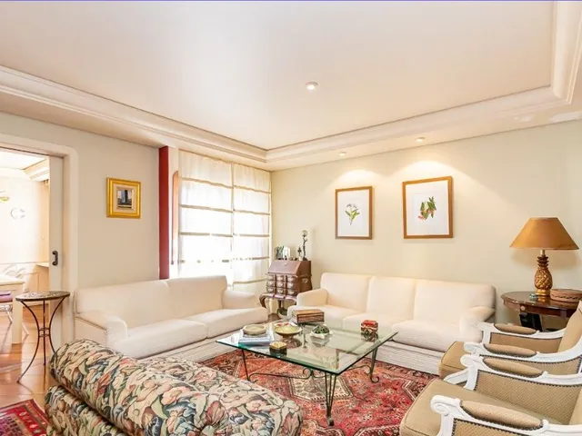 Casa com 429m² 8 quartos e 10 banheiros, à venda, no bairro Hugo Lange em Curitiba