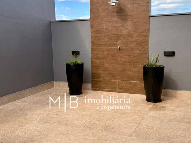Casa com 700m² 4 quartos e 3 banheiros, à venda, no bairro São Vicente em Lavras