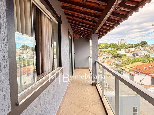 Casa com 700m² 4 quartos e 3 banheiros, à venda, no bairro São Vicente em Lavras