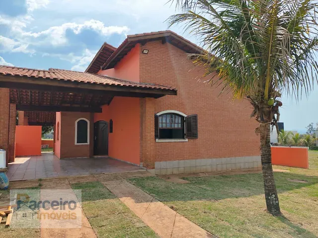 Casa com 520m² 3 quartos e 2 banheiros, à venda, no bairro Riviera de Santa Cristina I em Arandu
