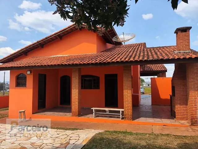 Casa com 520m² 3 quartos e 2 banheiros, à venda, no bairro Riviera de Santa Cristina I em Arandu