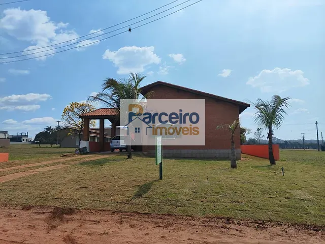 Casa com 520m² 3 quartos e 2 banheiros, à venda, no bairro Riviera de Santa Cristina I em Arandu