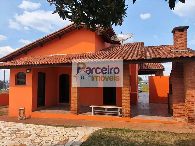 Casa com 520m² 3 quartos e 2 banheiros, à venda, no bairro Riviera de Santa Cristina I em Arandu