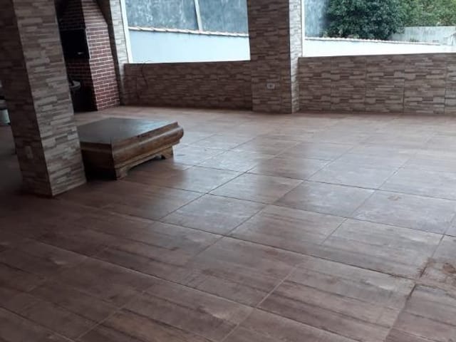 Casa com 500m² 4 quartos e 3 banheiros, à venda, no bairro dos Pires (Caucaia do Alto) em Cotia