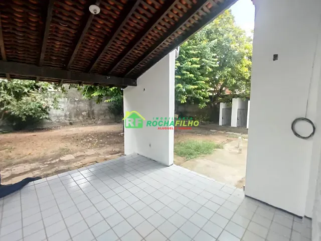 Casa 3 quartos e 3 banheiros, para alugar, no bairro Horto em Teresina
