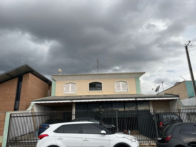 Foto do Sobrado - Sobrado de 230 m² com 5 dormitórios, rica em armários em MOGNO à venda, por R$ 800.000,00 - Independência - Taubaté/SP | Venter imoveis