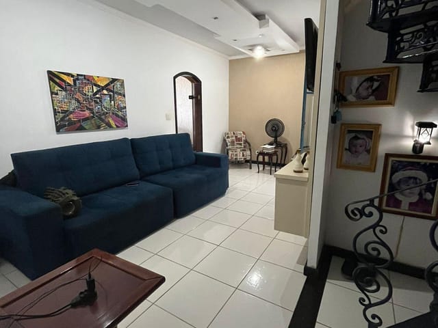 Foto do Sobrado - Sobrado de 230 m² com 5 dormitórios, rica em armários em MOGNO à venda, por R$ 800.000,00 - Independência - Taubaté/SP | Venter imoveis