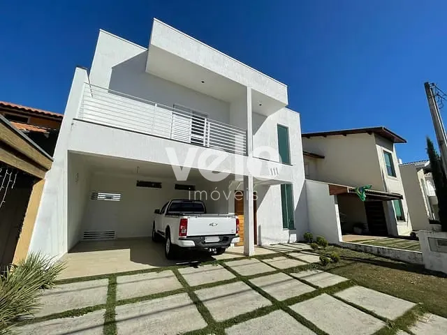 Casa 3 quartos e 5 banheiros, à venda, no bairro Piracangaguá em Taubaté