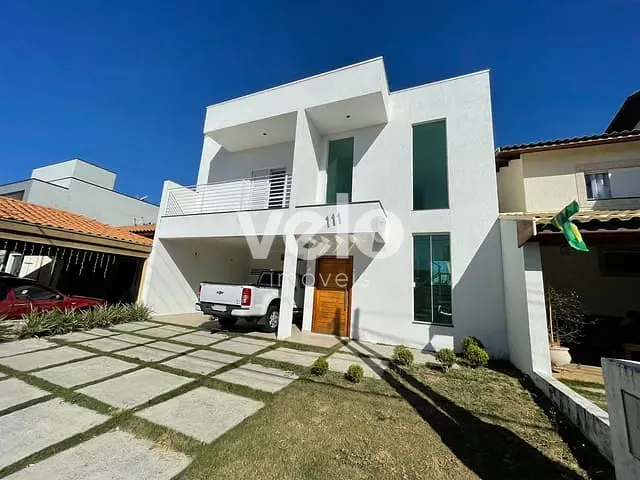 Casa 3 quartos e 5 banheiros, à venda, no bairro Piracangaguá em Taubaté