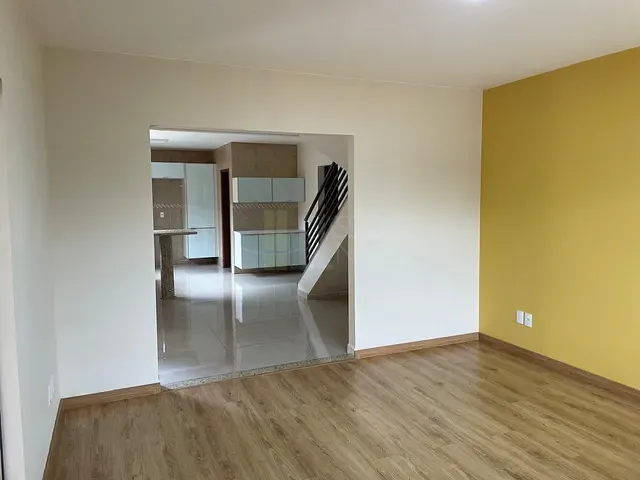Casa com 500m² 4 quartos e 5 banheiros, à venda, no bairro Centro em Primeiro de Maio