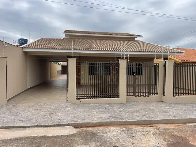 Casa com 500m² 4 quartos e 5 banheiros, à venda, no bairro Centro em Primeiro de Maio