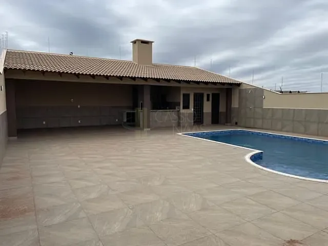 Casa com 500m² 4 quartos e 5 banheiros, à venda, no bairro Centro em Primeiro de Maio