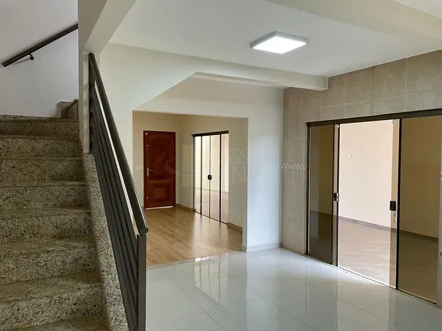 Casa com 500m² 4 quartos e 5 banheiros, à venda, no bairro Centro em Primeiro de Maio