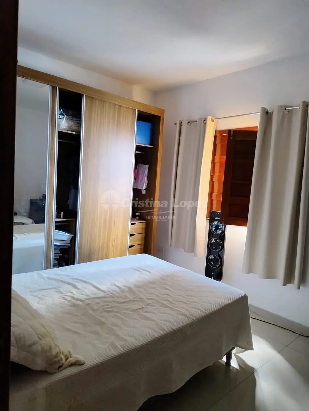 Casa, 4 quartos, 235 m² - Foto 2