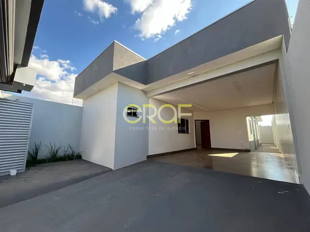 Casa com 200m² 3 quartos e 2 banheiros, à venda ou para alugar, no bairro Parque das Laranjeiras em Formosa