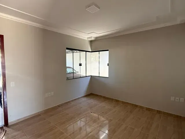 Casa 2 quartos e 1 banheiro, à venda, no bairro Roland Garden em Rolândia