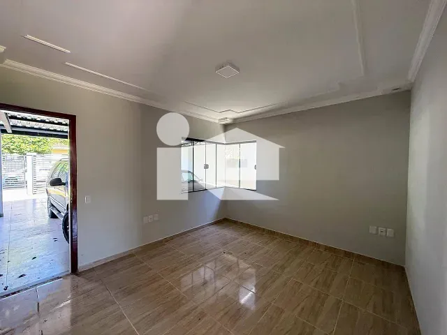 Casa 2 quartos e 1 banheiro, à venda, no bairro Roland Garden em Rolândia