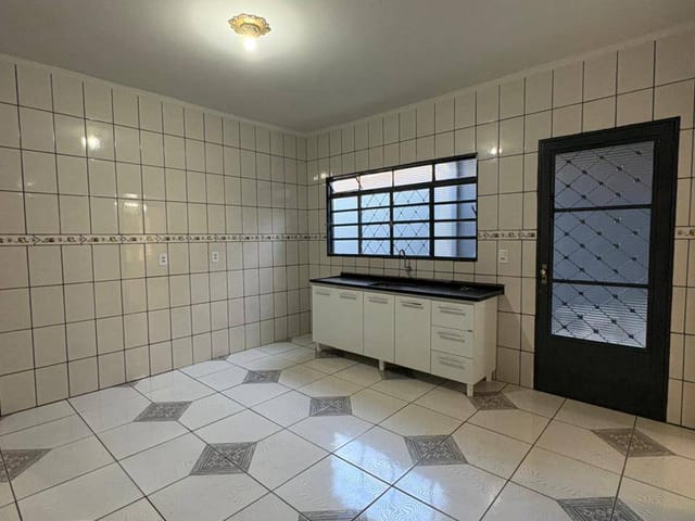 Casa 3 quartos e 1 banheiro, para alugar, no bairro Parque Residencial Jaguari em Americana