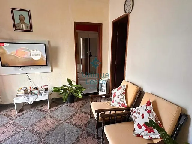Casa 5 quartos e 3 banheiros, à venda, no bairro Conjunto Taquaril em Belo Horizonte