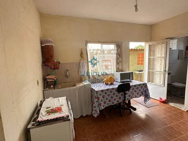 Casa 5 quartos e 3 banheiros, à venda, no bairro Conjunto Taquaril em Belo Horizonte
