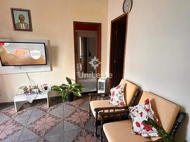 Casa 5 quartos e 3 banheiros, à venda, no bairro Conjunto Taquaril em Belo Horizonte