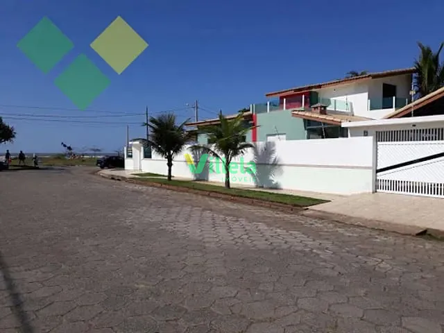 Casa com 221m², à venda, no bairro Jardim das Palmeiras em Itanhaém