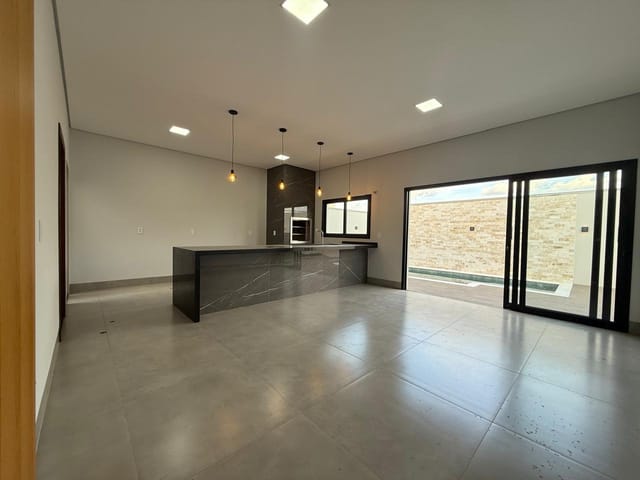 Casa com 300m² 3 quartos e 3 banheiros, à venda, no bairro Aquarela das Artes em Sinop