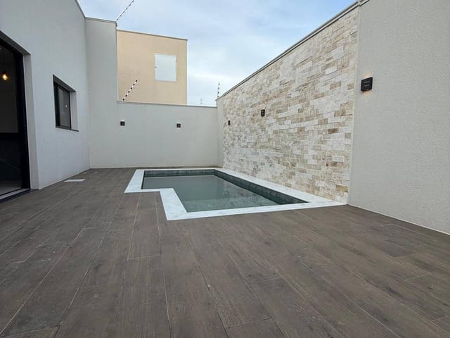 Casa com 300m² 3 quartos e 3 banheiros, à venda, no bairro Aquarela das Artes em Sinop