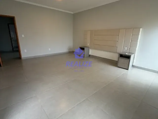 Casa com 1100m² 4 quartos e 6 banheiros, à venda ou para alugar, no bairro Residencial Parque Laguna II em Botucatu