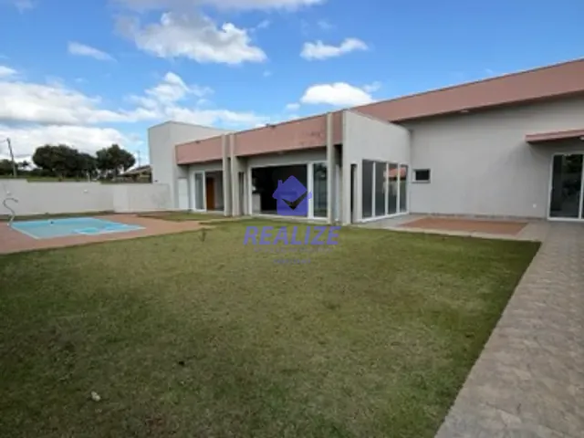 Casa com 1100m² 4 quartos e 6 banheiros, à venda ou para alugar, no bairro Residencial Parque Laguna II em Botucatu