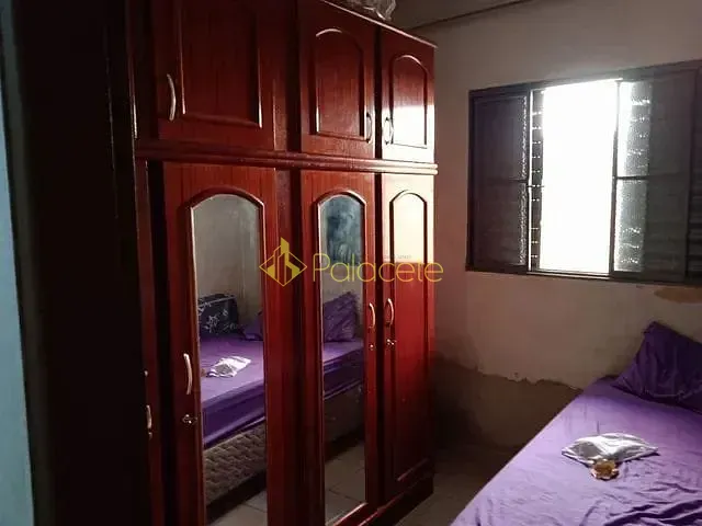 Casa com 144m² 2 quartos e 1 banheiro, à venda, no bairro Parque Senhor do Bonfim em Taubaté