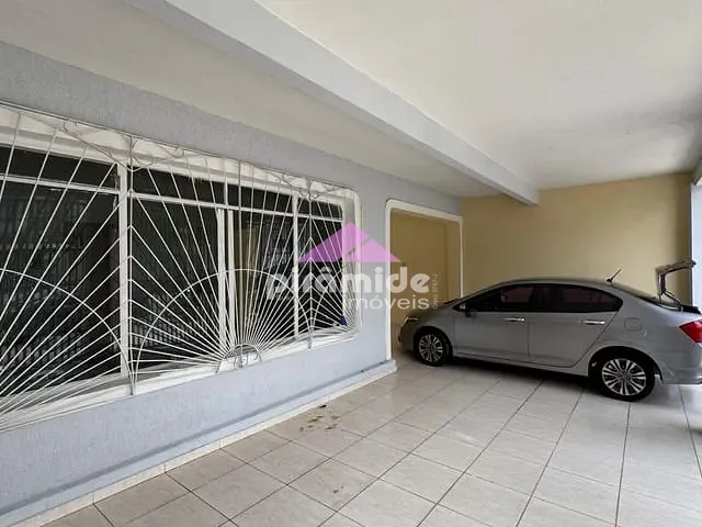 Casa com 250m² 3 quartos e 2 banheiros, para alugar, no bairro Bosque dos Eucaliptos em São José dos Campos
