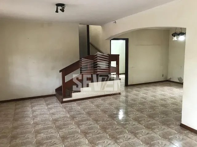 Casa com 313m² 4 quartos e 3 banheiros, à venda, no bairro Vila Aviação em Bauru