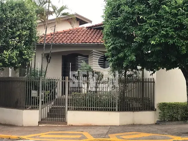 Casa com 313m² 4 quartos e 3 banheiros, à venda, no bairro Vila Aviação em Bauru