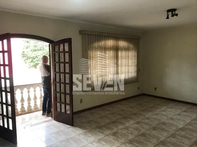 Casa com 313m² 4 quartos e 3 banheiros, à venda, no bairro Vila Aviação em Bauru