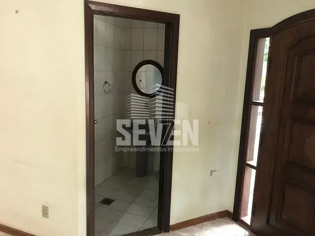 Casa com 313m² 4 quartos e 3 banheiros, à venda, no bairro Vila Aviação em Bauru