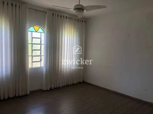Casa com 250m² 3 quartos e 2 banheiros, à venda, no bairro Vila Lemos em Bauru
