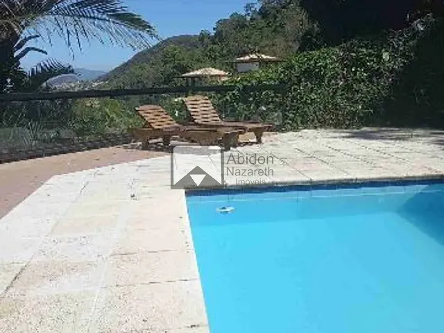 Casa 3 quartos e 4 banheiros, à venda, no bairro Itaipu em Niterói