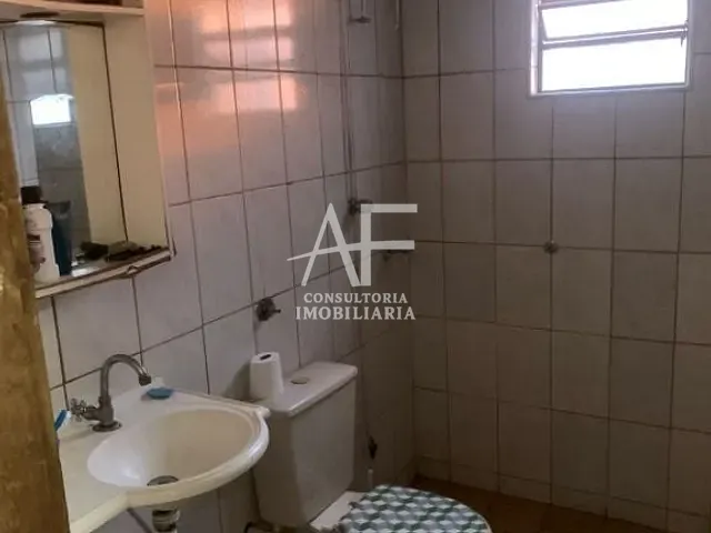Casa com 276m² 3 quartos e 2 banheiros, à venda, no bairro Jardim Maria Augusta em Taubaté