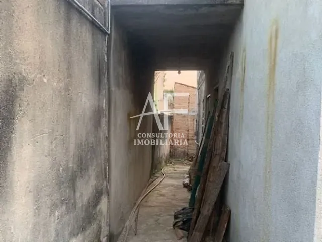 Casa com 276m² 3 quartos e 2 banheiros, à venda, no bairro Jardim Maria Augusta em Taubaté